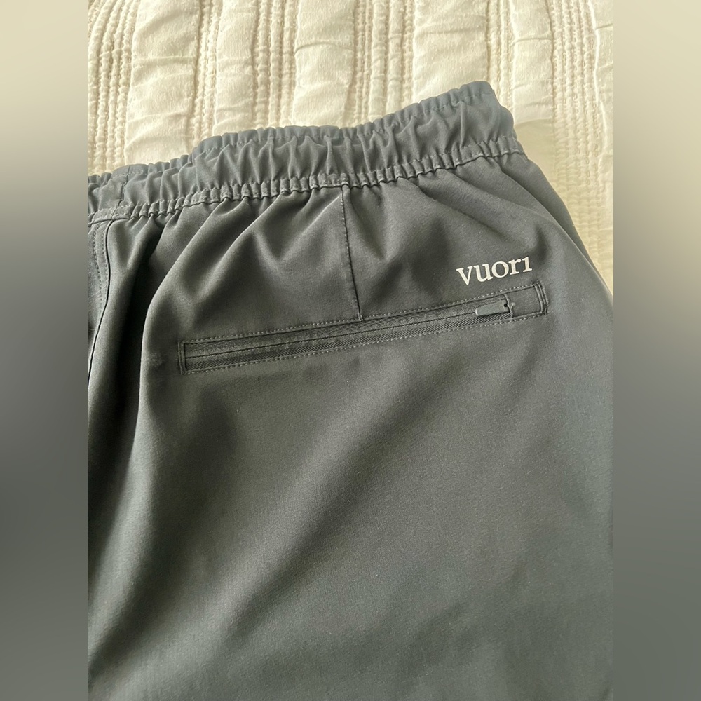 Men’s Vuori Train Tech Short- Black - Picture 11 of 13